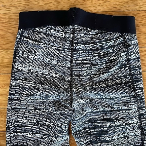 Nike Pro Women XS Dri-Fit Fleece Lined Hyperwarm Static Tight Legging Black Grey - Picture 6 of 8